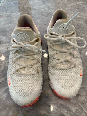 Nike Free Metcon 4 Women's Training Shoes White Orange Size 7